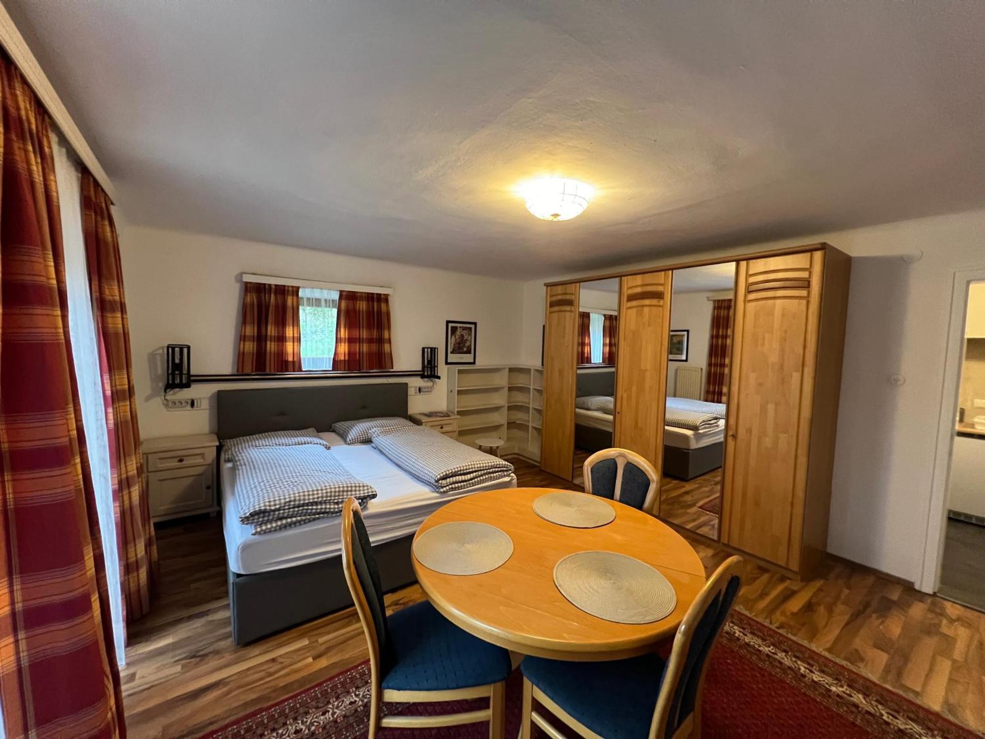 Appartement Mit Gartenterrasse *